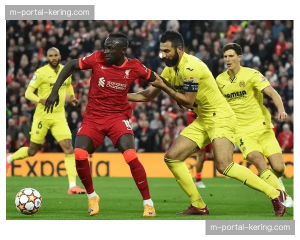 卡尔多纳比利亚雷亚尔边路活跃 攻防转换中提供宽度支持